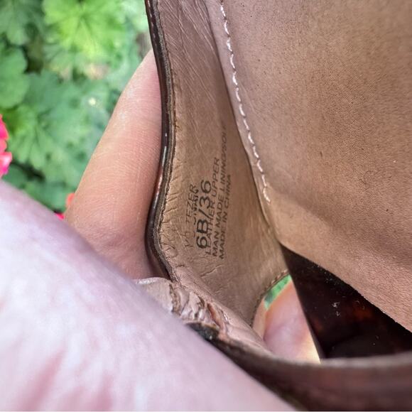 Vince Camuto Tezer T-Strap Sandal Block Heels Tortoise Brown Patent Women's 6 B - Picture 11 of 11